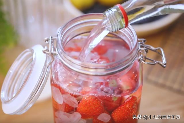 爷爷在家做水果酒,一年四季水果酒做法