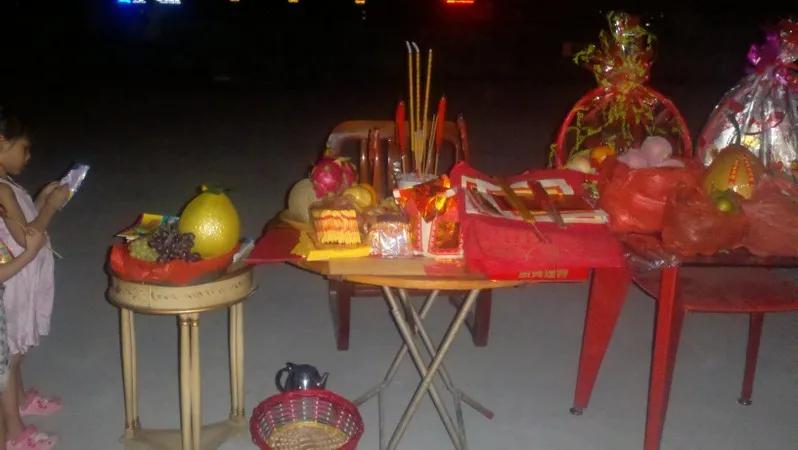 农村劏鸡拜祖宗,广东茂名电白拜神的鸡怎么摆