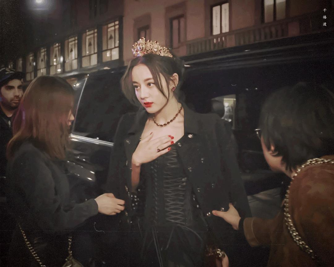 女星红毯撞衫,红毯女星难逃撞衫魔咒