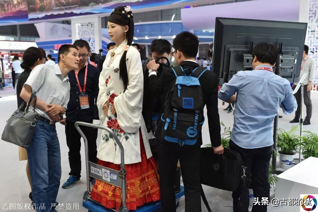 如果A.I.技术足够发达，总有一天两性智能会和人类共存，细思极恐