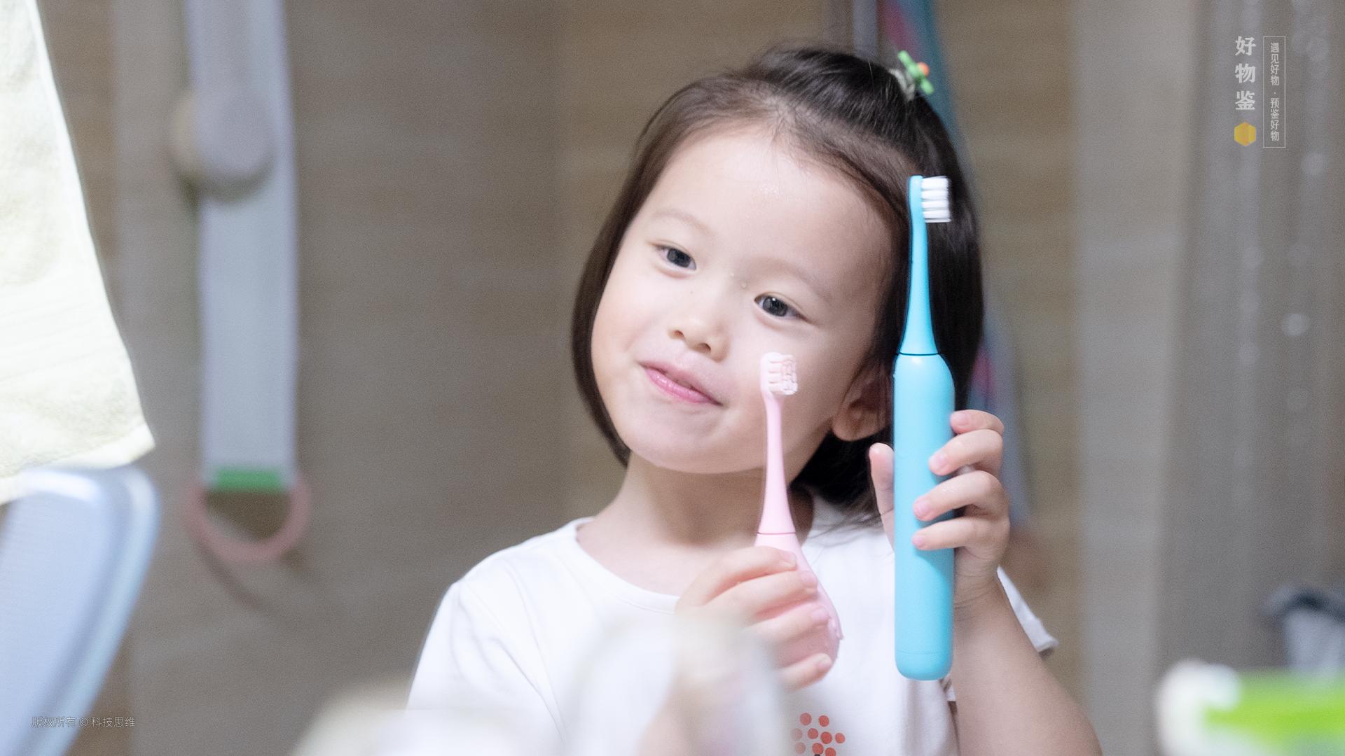 宝宝开始刷牙选择什么样的牙刷,给宝宝刷牙用哪种牙刷好