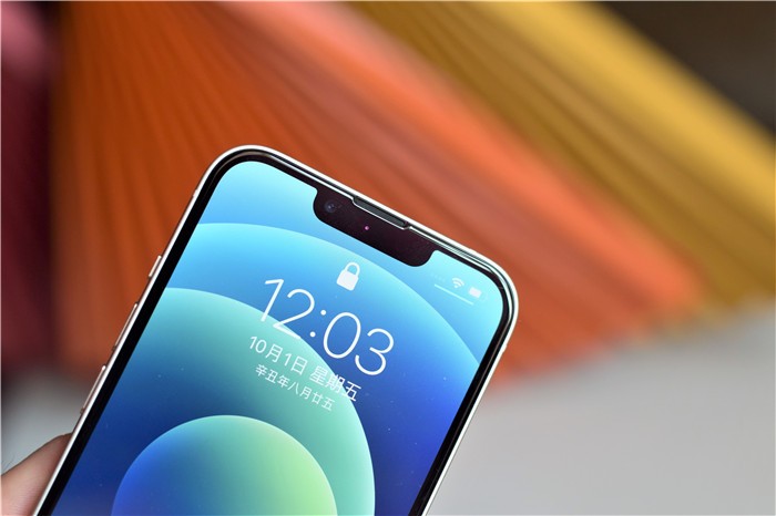 iphone13手机壳带镜头膜测评,iphone13皮革保护壳和硅胶测评