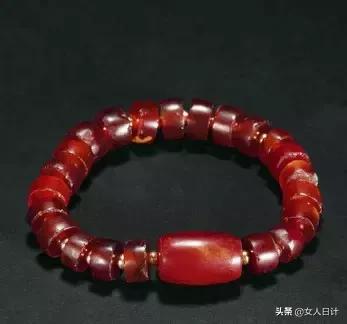 最适合穷人玩的5种手串,土豪看价值连城的东西