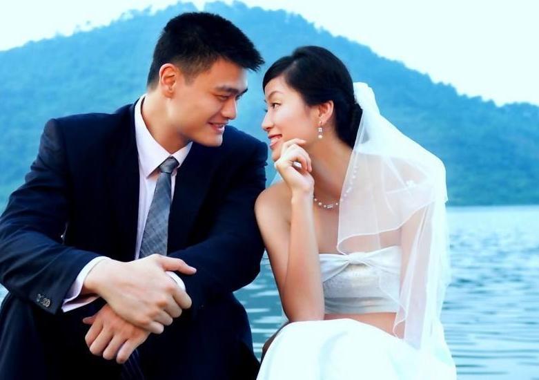 撤侨令下，“赴美生子”的15对明星，欠“摇钱树”刘涛一个道歉