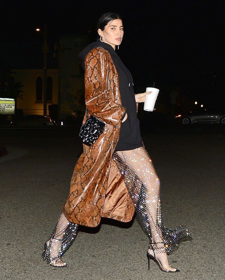 杩愬姩鏄庢槦,杩愬姩鏄庢槦绌挎惌