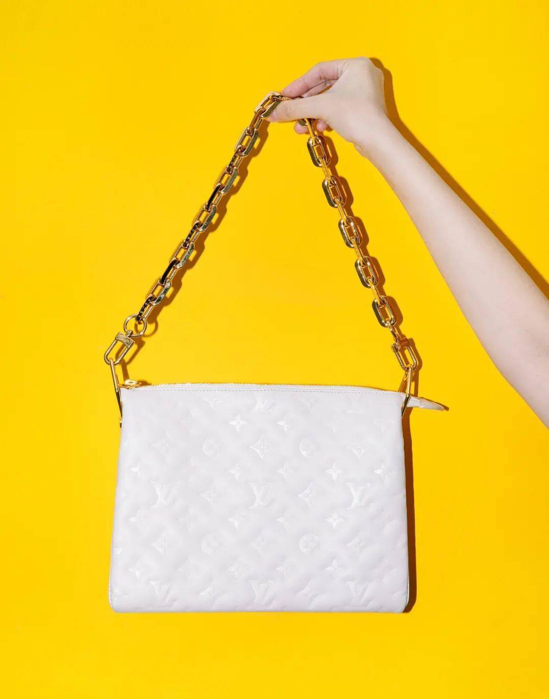 LV新手袋一出，女明星们集体撞包