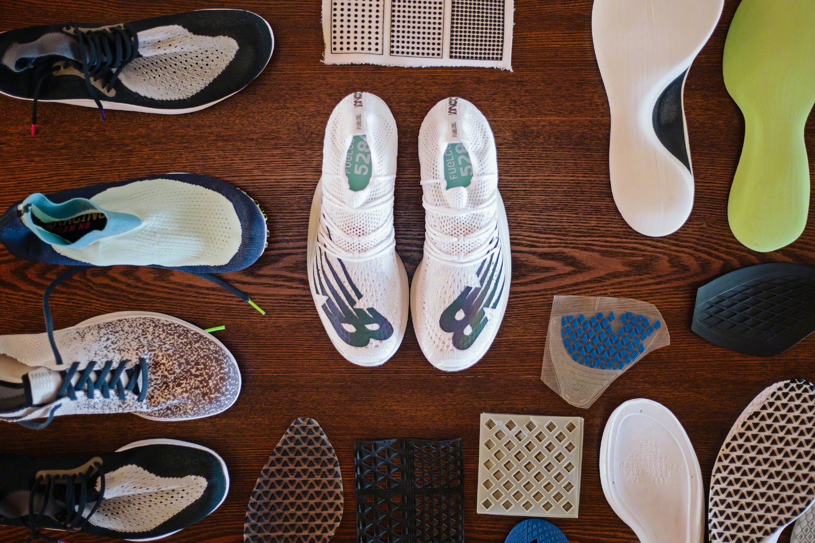 新百伦伦纳德季后赛专属,伦纳德一代新百伦