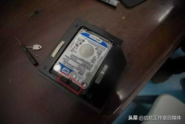 笔记本自己加装固态内存条教程,老笔记本更换内存条和固态硬盘后