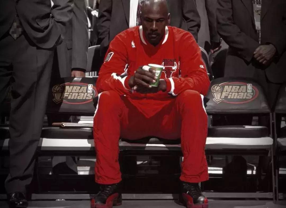 aj12冷门好看配色,aj12季后赛配色