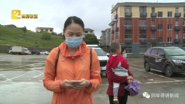 一岁宝宝看灯光有什么伤害,孩子去医院检查被灯光吓到