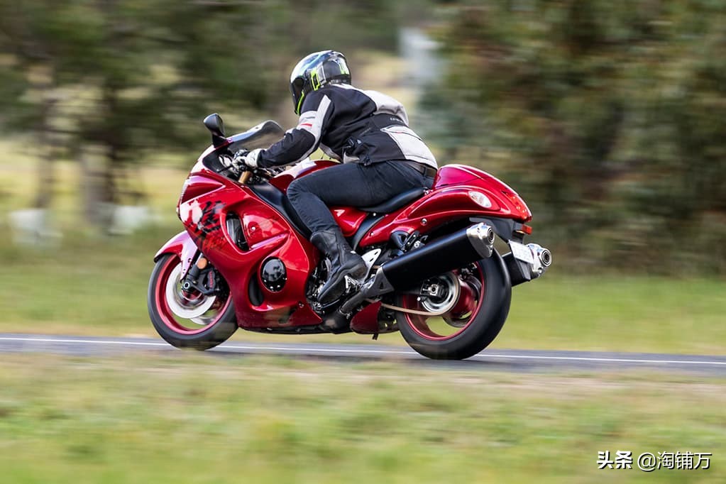 铃木gsx1300黑武士铃木隼,铃木gsx1000r2022款实拍试驾