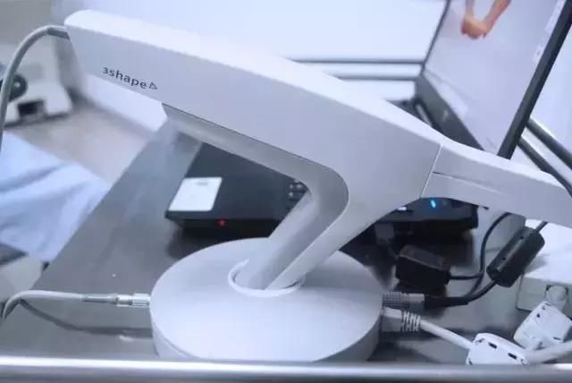 华医正畸中心正式成立、助力全民绽放自信笑容