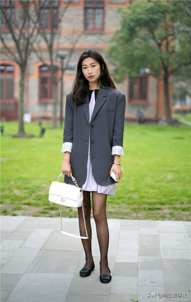 长腿袜秋冬过膝正确穿法,秋冬必备的袜裤穿搭技巧