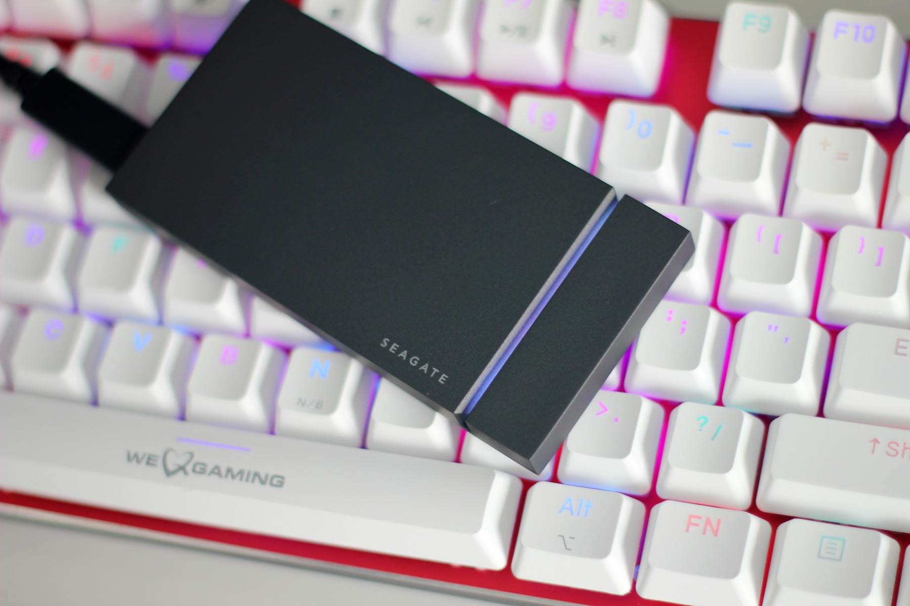 希捷新酷玩混合硬盘2t怎么样,雷电4兼容usb3.2gen2x2吗