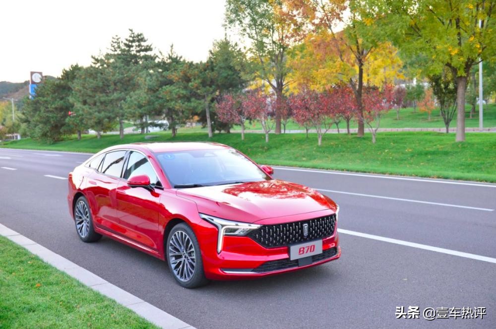 十万左右性价比高的b级轿车,性价比最高国产中型车奔腾b70