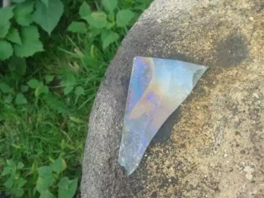 室内窗户玻璃发霉什么原因,门窗发霉有什么办法清理