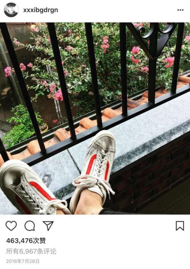 复古电动车权志龙,权志龙同款vans深蓝怎么搭配