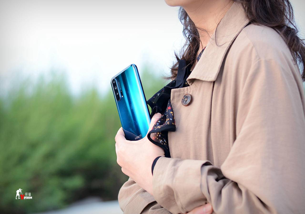 荣耀20pro评测视频,荣耀20与荣耀20pro深度评测