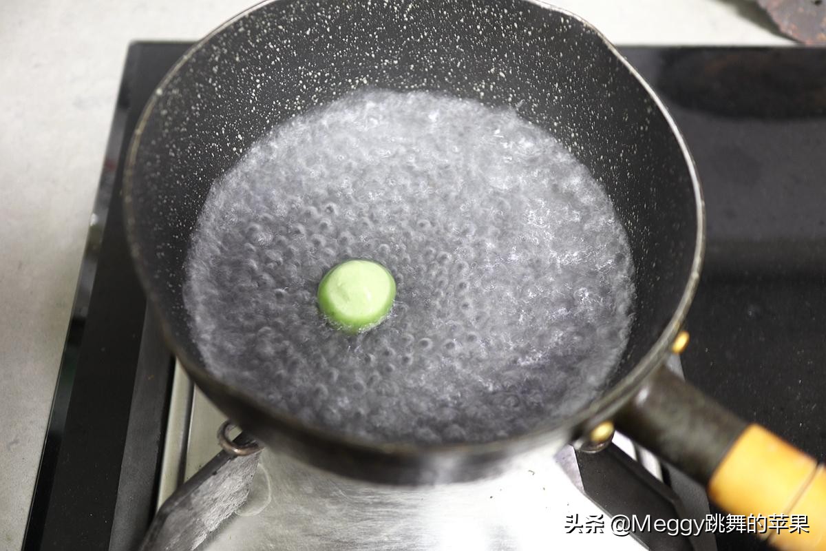 自己磨米粉做青团,做青团一斤半糯米粉加半斤粘米粉