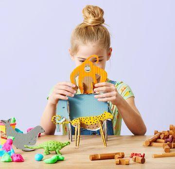 用纸箱做一个小玩具简单又好玩,用纸箱做的小玩具简单又好玩