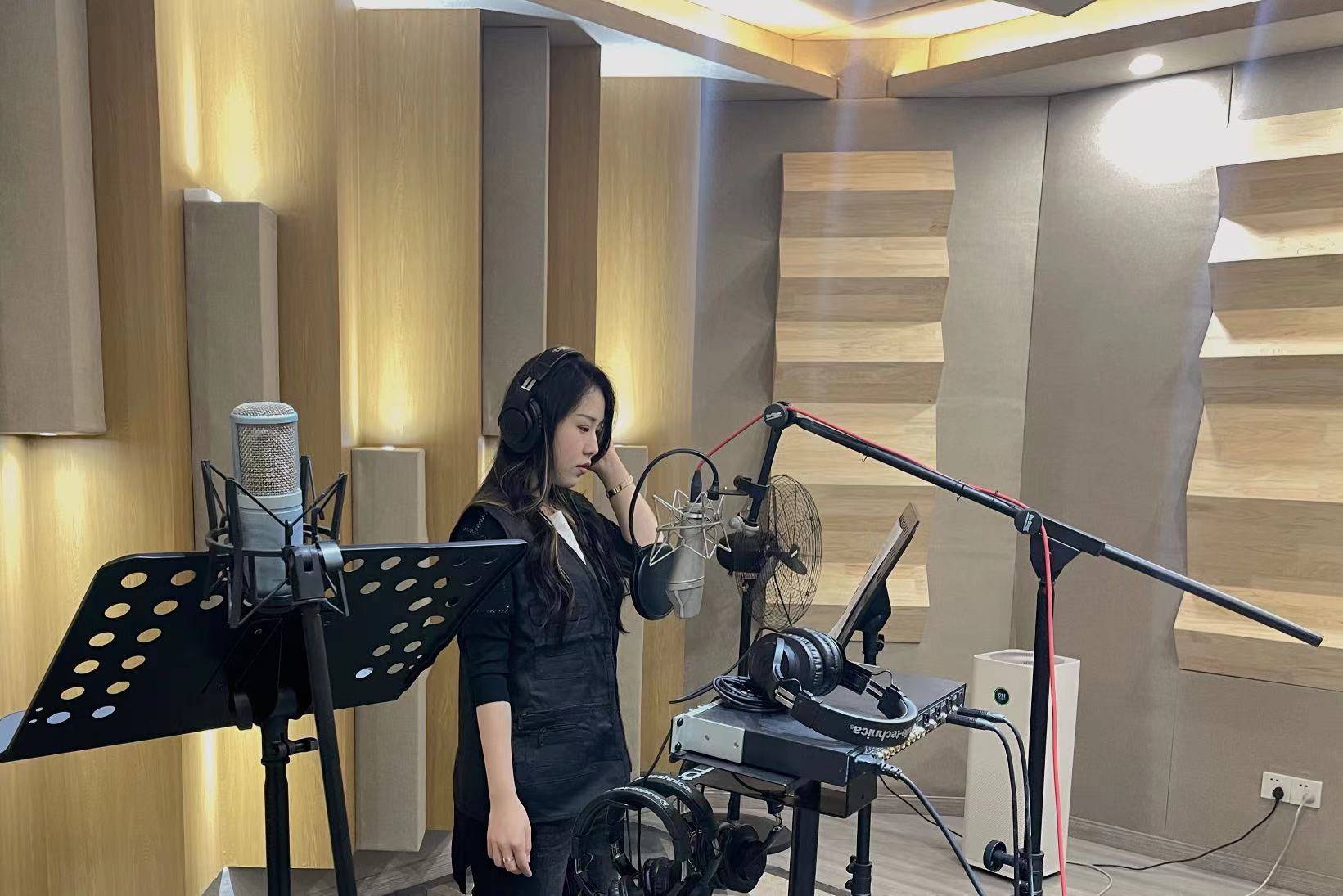 听见好音乐，带你了解歌手叶莺，她是一位可甜可A的Live型小姐姐