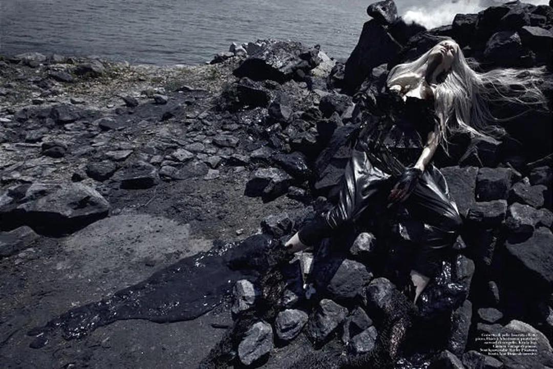 《VOGUE》杂志最经典的30个封面故事