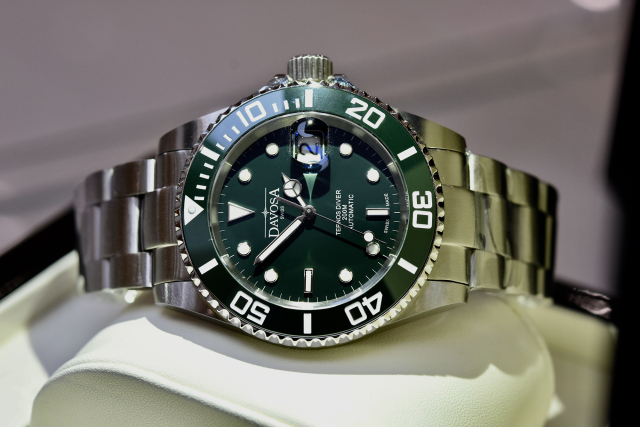 迪沃斯绿蛟龙和浪琴康卡斯,迪沃斯绿蛟龙与劳力士绿水鬼