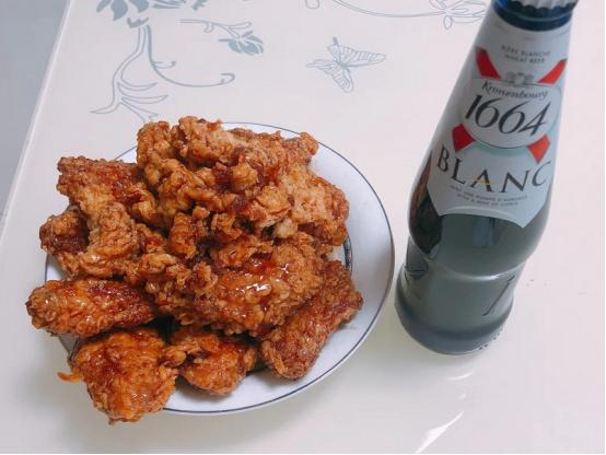 韩式炸鸡蜂蜜黄油,鲜嫩酥脆的韩式炸鸡美味到舔手指