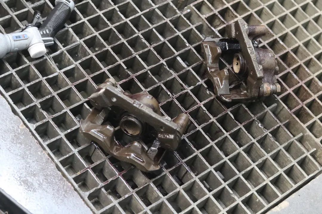 怪兽汽车翻新地址,怪兽修车翻新奥迪q7