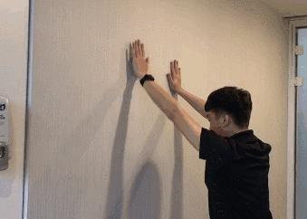 肩部突然酸痛睡不着觉,肩部肌肉疼痛到睡不着