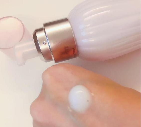 保湿乳液推荐祛痘,干燥皮肤修复保湿乳液推荐