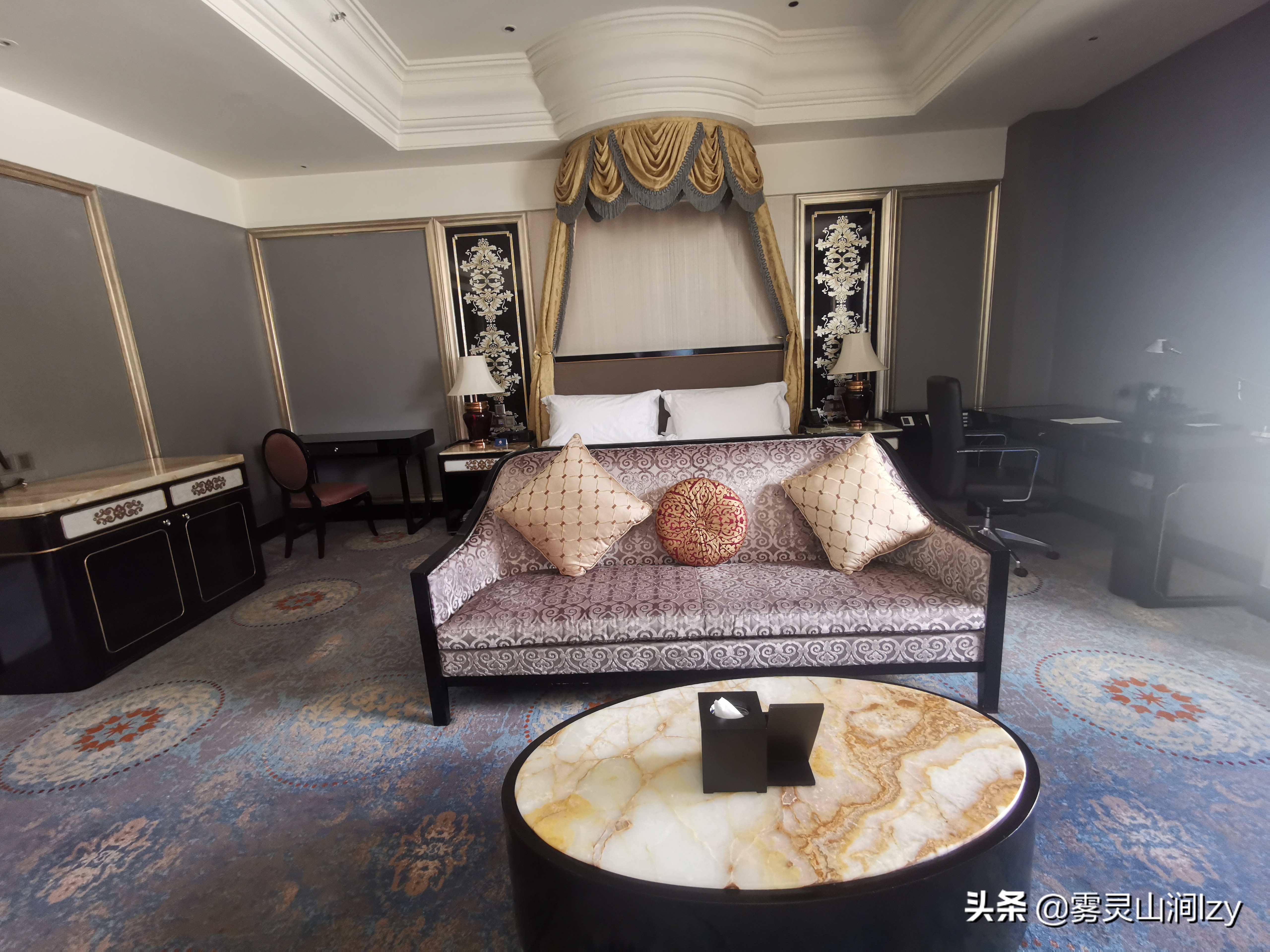 蓝天白云下的雪域高原布达拉宫,蓝天之下日光之城简介