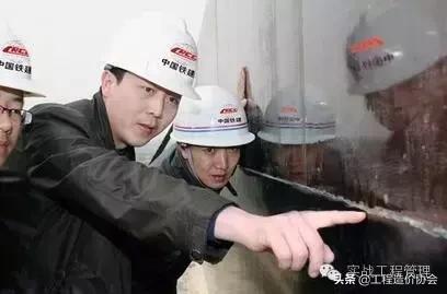 混凝土浇筑施工方案如何编写,混凝土浇筑不平的处理方案