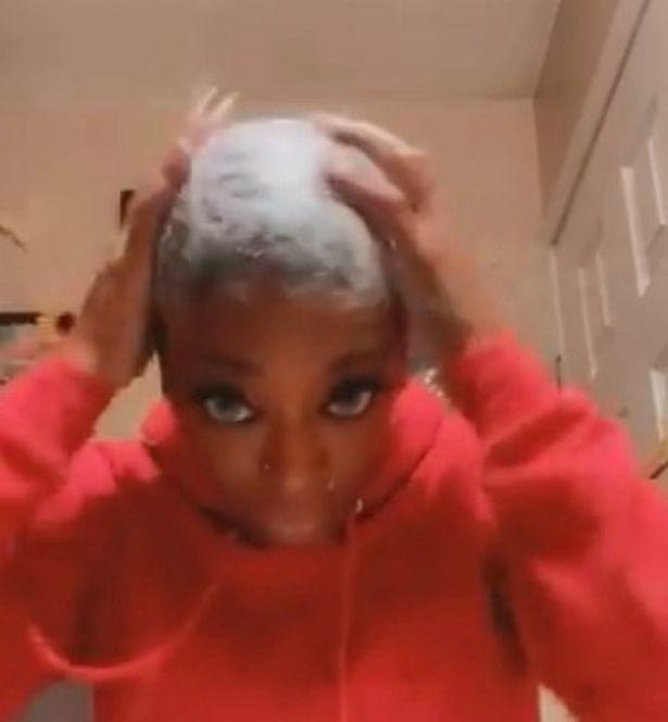 美国网红强力胶,美国一女子将胶水当成发胶