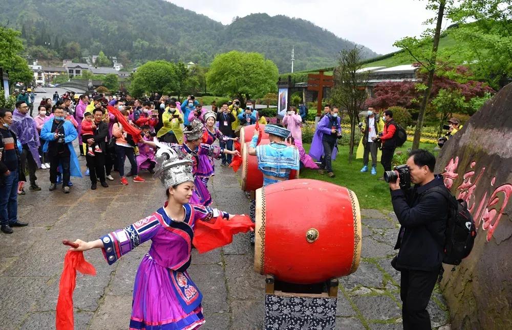 黎志淡出，中旅集团退出，祥源为何仍接盘“硬骨头”中景信？