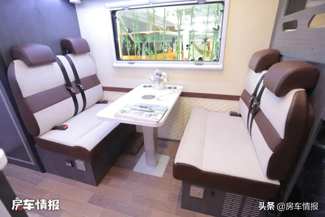 家用商旅两用房车柴油四驱版,福客特猛虎3.5四驱柴油房车