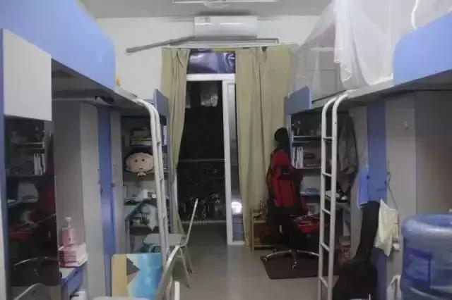 大学宿舍5人间哪个最好,《大学》宿舍对比