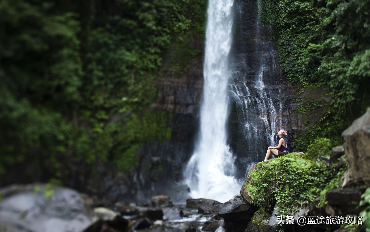 一个人去巴厘岛，应该玩什么？住哪里呢？