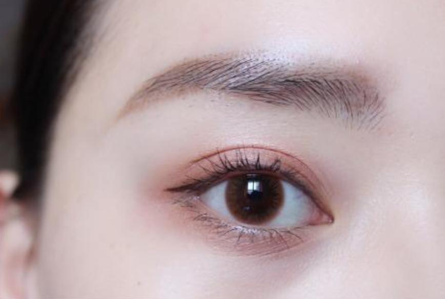 不用眼影盘就可以画的妆,不用眼影盘怎么画好看的眼妆