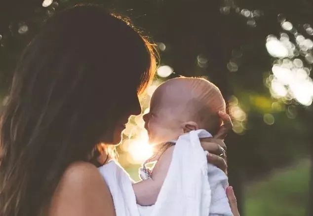 婴儿吮吸母乳对口腔的锻炼,宝宝吸吮能力训练