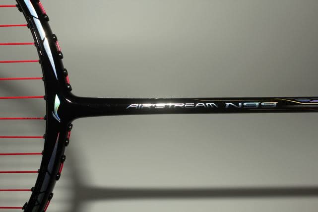 进攻型羽毛球拍推荐排行榜前十名,快速进攻高端羽毛球拍推荐