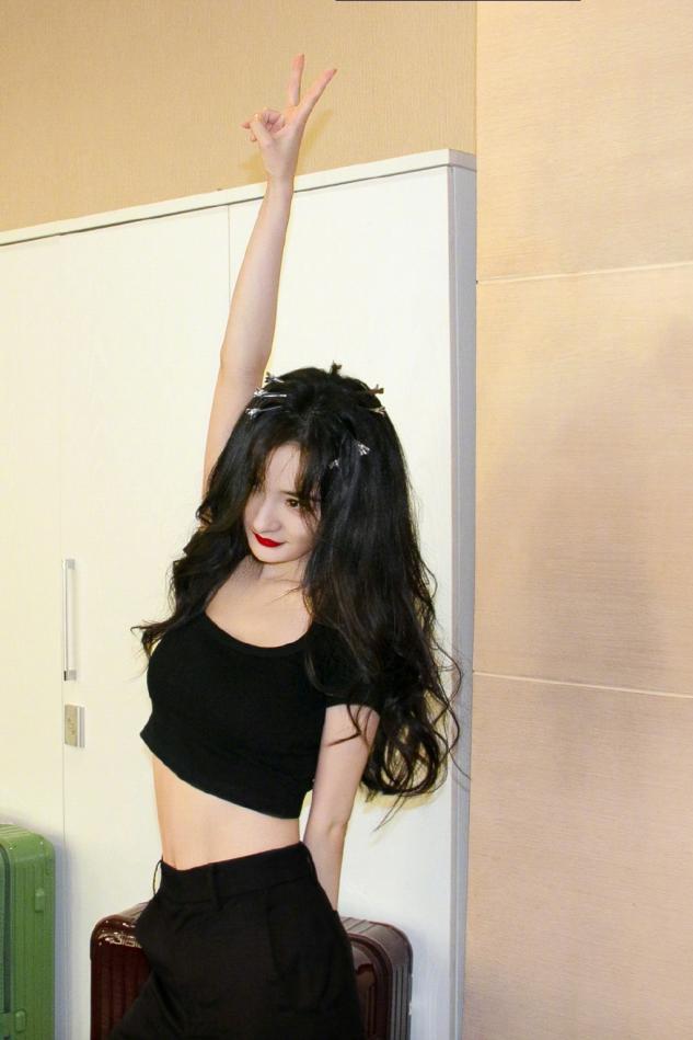 女人的身材有什么特征,女人标准衣架型身材