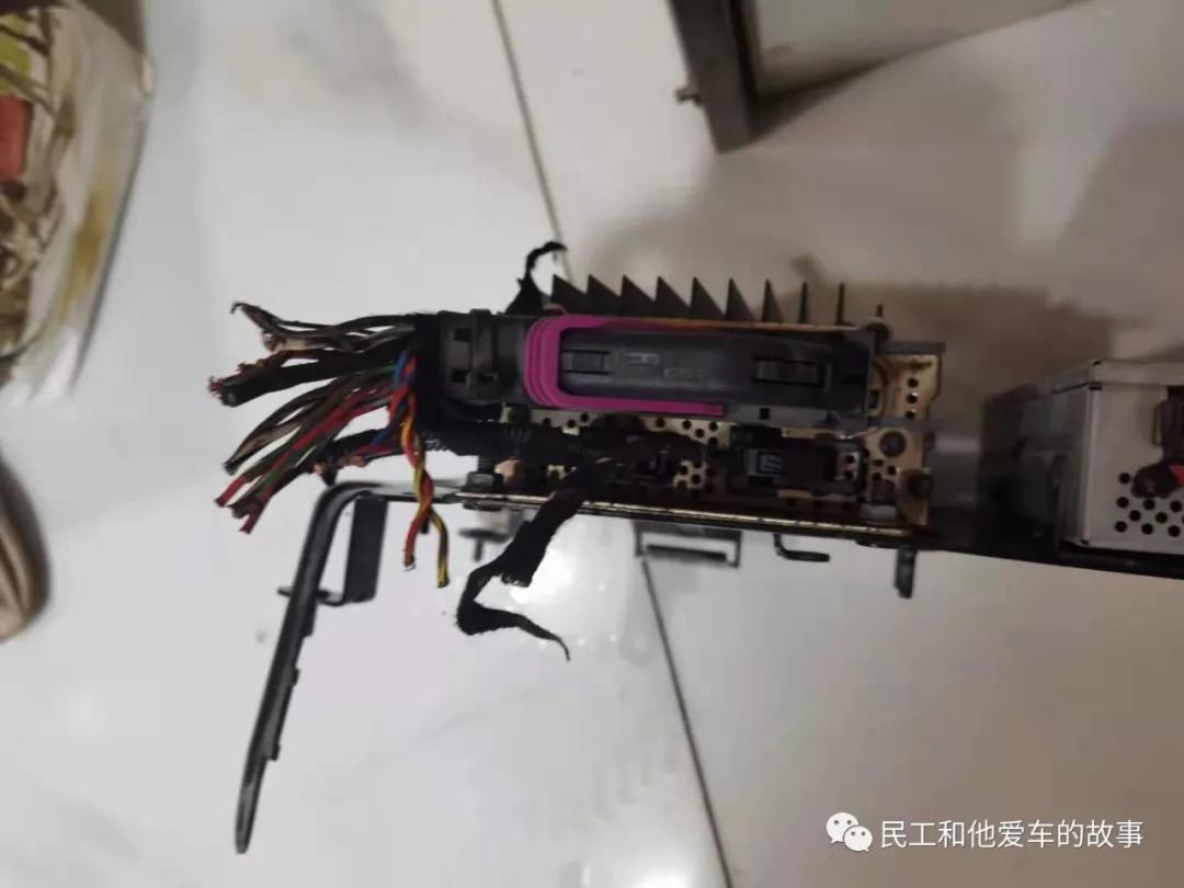 求帮助，求科普，谁知道这套喇叭，能不能装到大众B6上去？