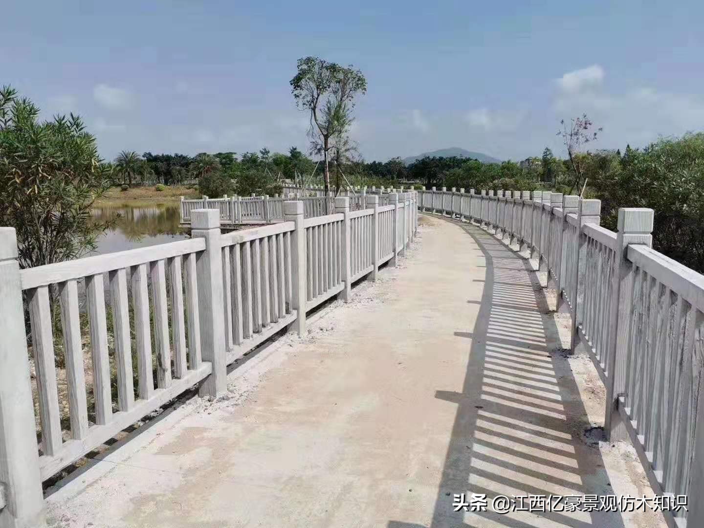 铁艺围栏栏杆多少钱一米,护栏围栏多少钱批发