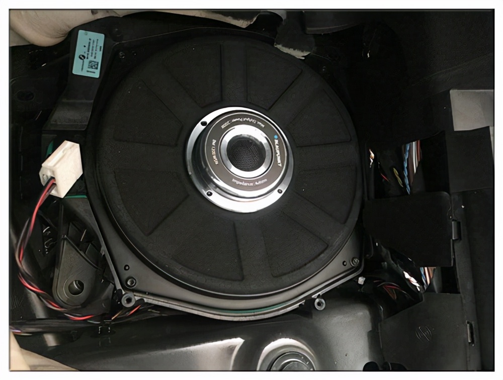 昆山汽车音响改装，宝马730音响升级德国蓝宝