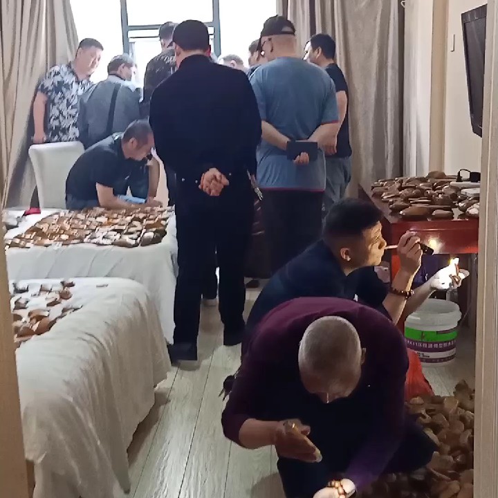 黄蜡石值不值得收藏,汉江黄蜡石值多少钱