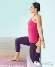 瑜伽提胸初学在家练,瑜伽胸腔上提肋骨要向上吗