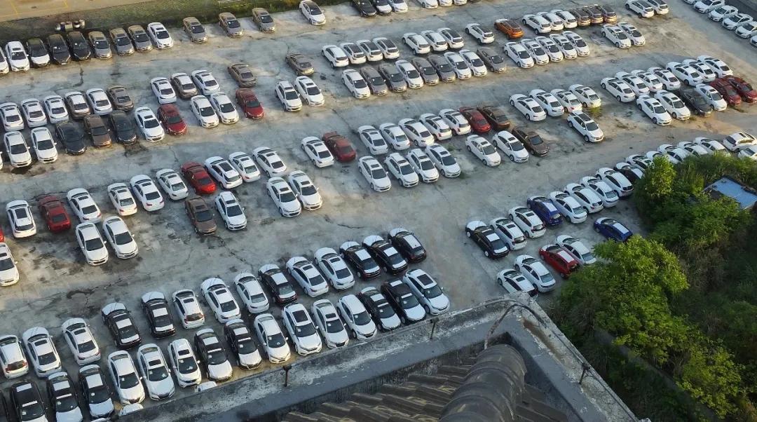 京牌价格一天一涨，年租最高2万3，有假结婚过户被讹20万才离婚