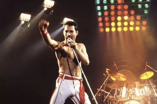 波西米亚狂想曲经典,波西米亚狂想曲最经典的版本