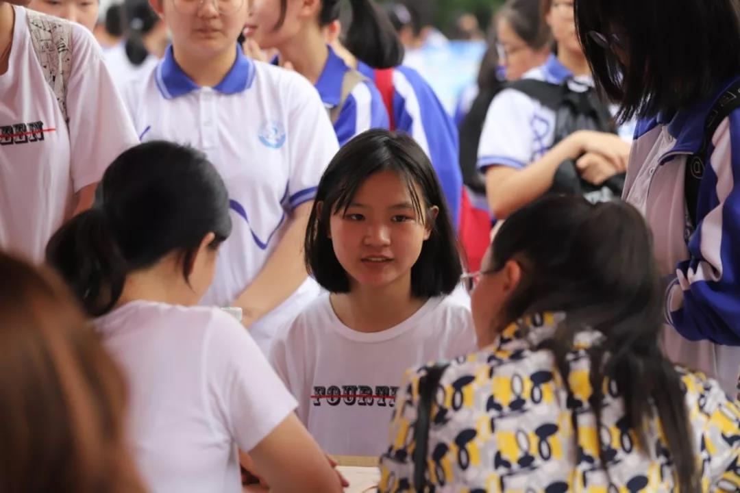 微巡礼惠州市一中实验学校,惠州市东江高级中学是公办吗